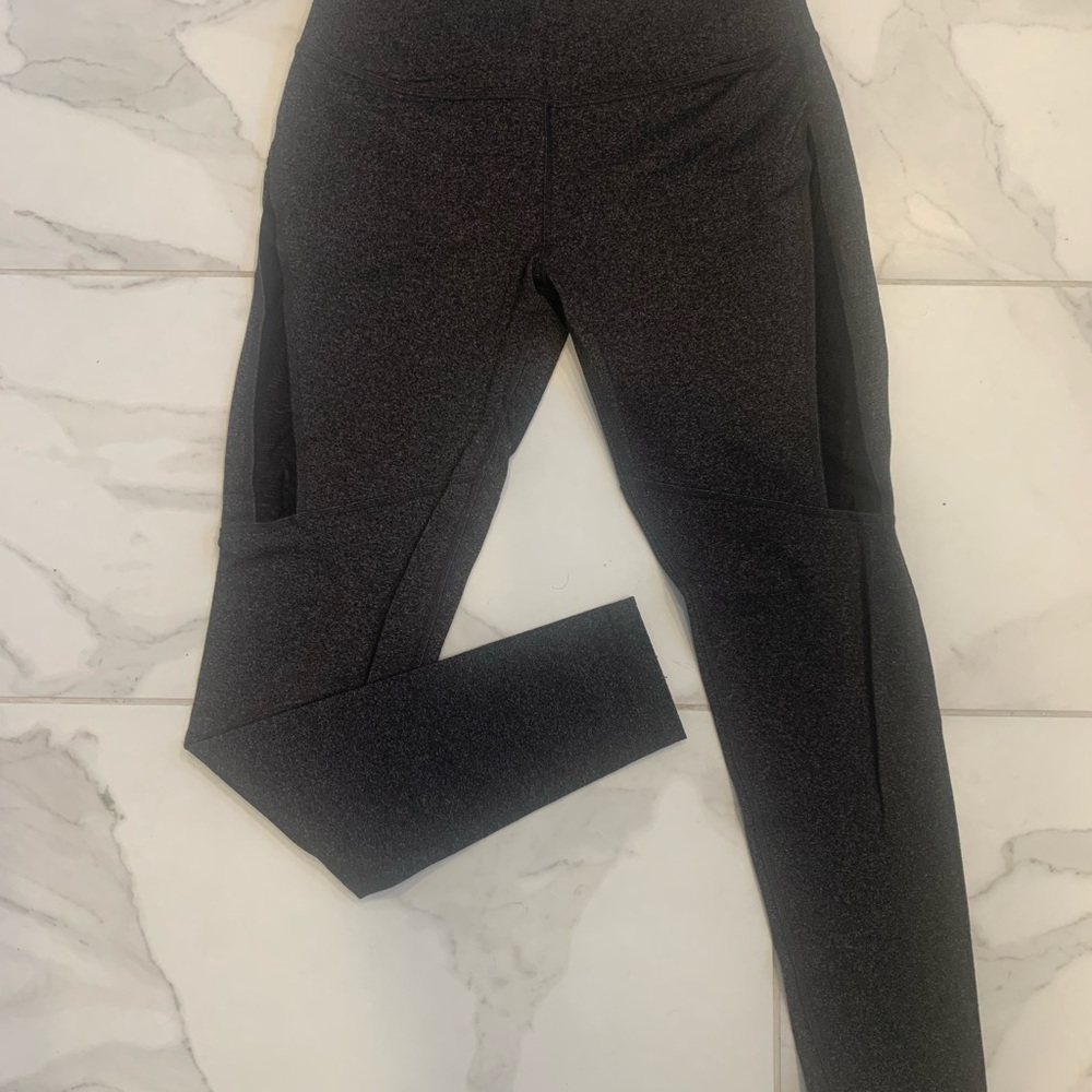 Beyond Yoga deep charcoal grey size Large leggings with small mesh inserts